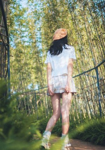 天降二楼女子从二楼掉下来