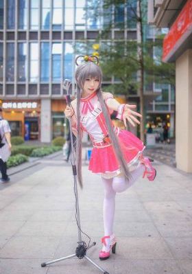迷人的妻子