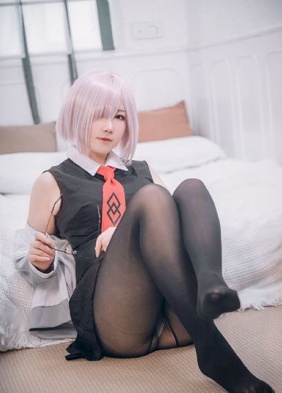 美谷朱里