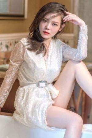 女大学生的沙龙室在线观看