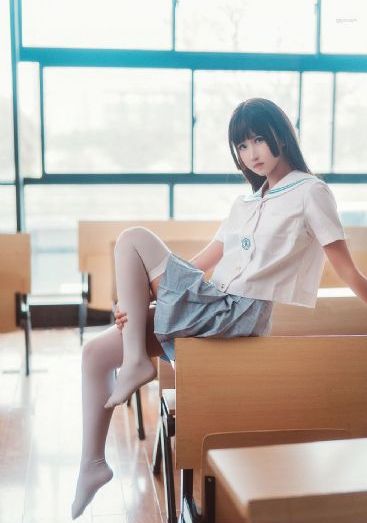 年轻漂亮的老师2
