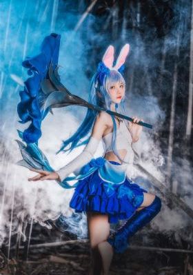 班长让我吃她胸摸她奶小黄鸭
