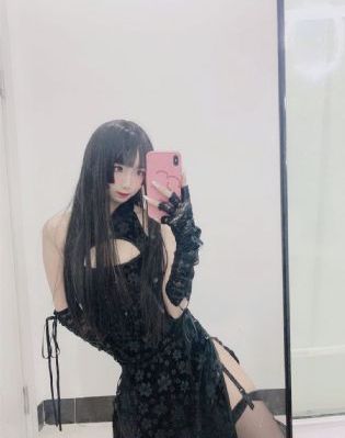 小豪一起上孟卉跟钰慧的演员