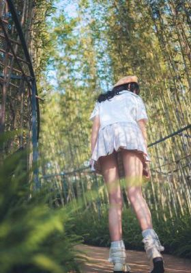 被黑人伦流澡到高潮